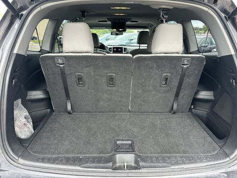 Used 2017 Honda Pilot Touring image 12