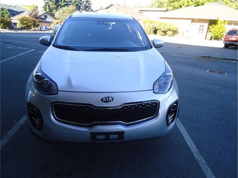 Used 2019 Kia Sportage LX AWD/4WD image 2