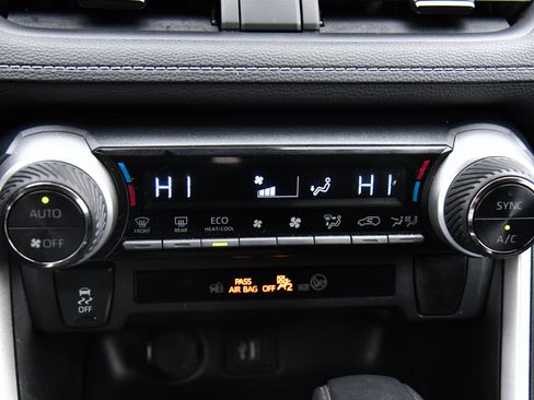 Used 2023 Toyota RAV4 LE image 24