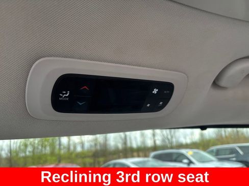 Used 2023 Chrysler Pacifica Touring-L FWD image 29