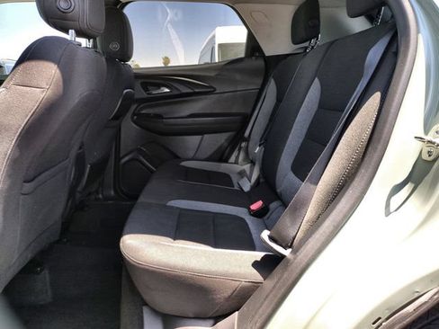 Used 2025 Chevrolet TrailBlazer LT AWD/4WD image 28
