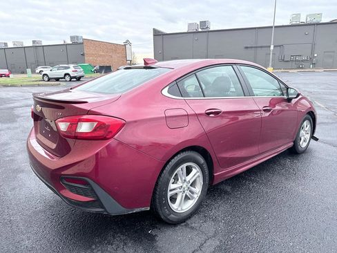 Used 2017 Chevrolet Cruze LT w/ Convenience Package FWD image 5