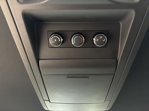 Used 2020 Dodge Grand Caravan SXT w/ Driver Convenience Group FWD image 16