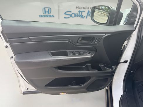 Certified 2024 Honda Odyssey Elite image 19