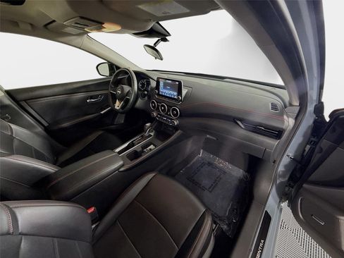 Certified 2025 Nissan Sentra SR w/ SR Premium Package FWD image 27