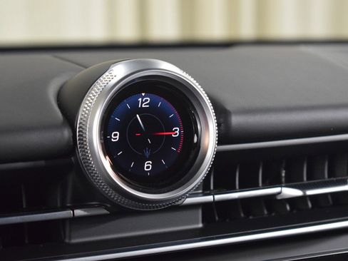 New 2025 Maserati Grecale Modena image 30