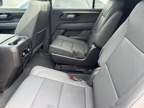 Used 2025 Chevrolet Tahoe Z71 w/ Comfort Package image 30