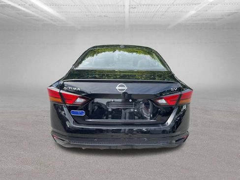 Used 2024 Nissan Altima 2.5 SV FWD image 6