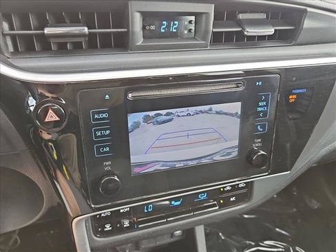 Used 2019 Toyota Corolla LE FWD image 14