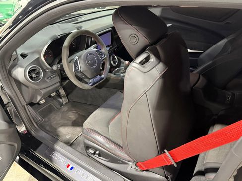Used 2018 Chevrolet Camaro ZL1 image 25