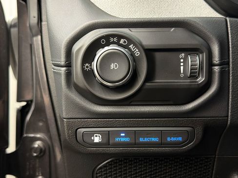 Used 2025 Jeep Wrangler Unlimited Sahara w/ Safety Group AWD/4WD image 30