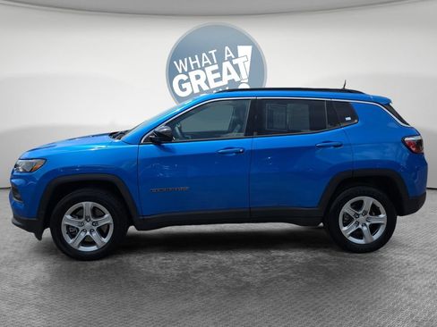 Used 2023 Jeep Compass Latitude w/ Convenience Group AWD/4WD image 7