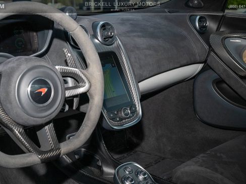 Used 2018 McLaren 570S Coupe RWD image 19