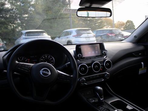 Used 2025 Nissan Sentra S image 6