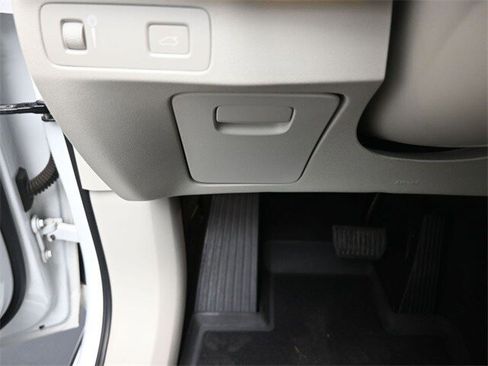 Used 2018 Volvo XC90 T6 Inscription w/ Convenience Package image 16