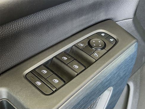 Used 2025 Nissan Pathfinder Rock Creek AWD/4WD image 19