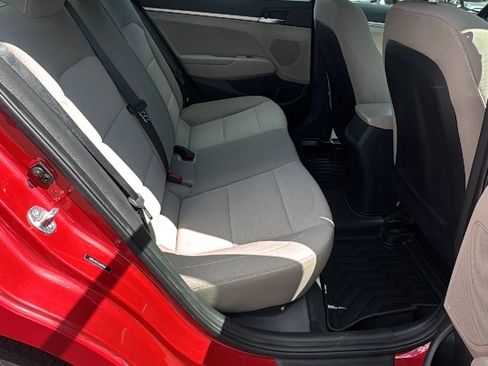 Used 2020 Hyundai Elantra SE FWD image 21