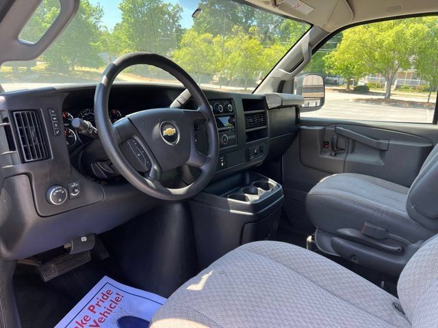 Used 2016 Chevrolet Express 2500 RWD image 10
