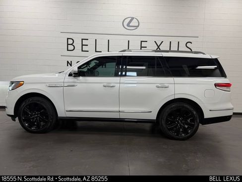 Used 2023 Lincoln Navigator Reserve AWD/4WD image 7