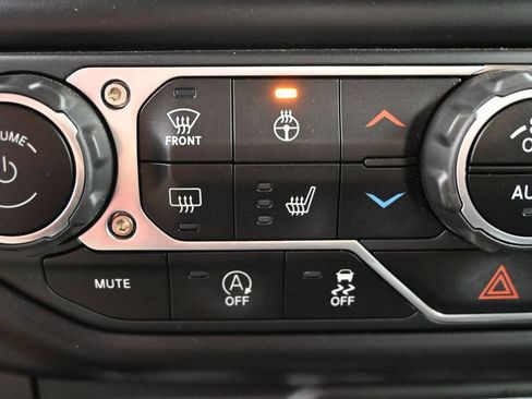 Used 2020 Jeep Wrangler Unlimited Rubicon AWD/4WD image 13