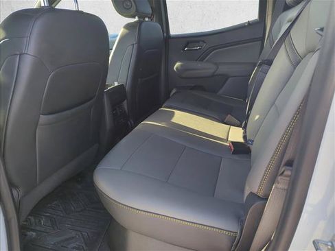 Used 2025 Chevrolet Colorado ZR2 w/ Midnight Edition AWD/4WD image 7