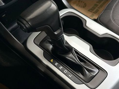 Used 2017 Chevrolet Colorado LT w/ LT Convenience Package image 17