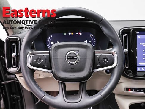 Used 2023 Volvo XC40 B4 Ultimate FWD image 10