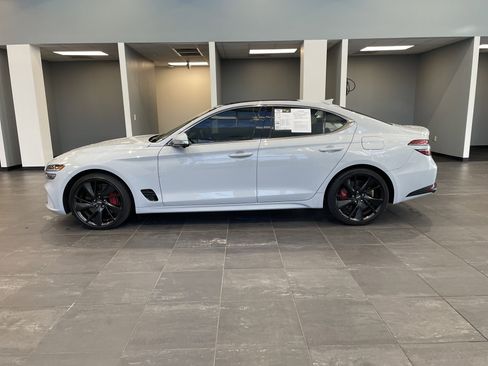 Used 2023 Genesis G70 3.3T w/ Sport Prestige Package RWD image 7