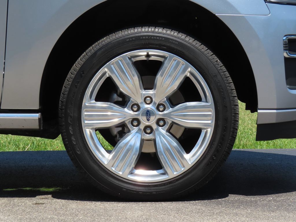Used 2023 Ford Expedition Platinum AWD/4WD image 13