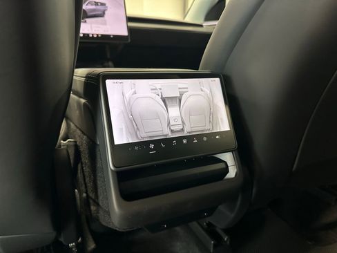Used 2026 Tesla Model Y Long Range AWD/4WD image 37