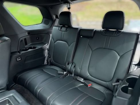 Used 2025 Honda Pilot Black Edition image 26