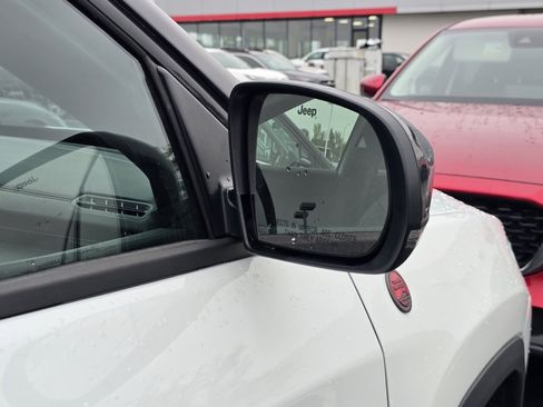 Used 2025 Jeep Compass Trailhawk AWD/4WD image 24