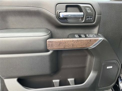 Used 2022 GMC Sierra 2500 Denali w/ Denali Black Diamond Edition image 24