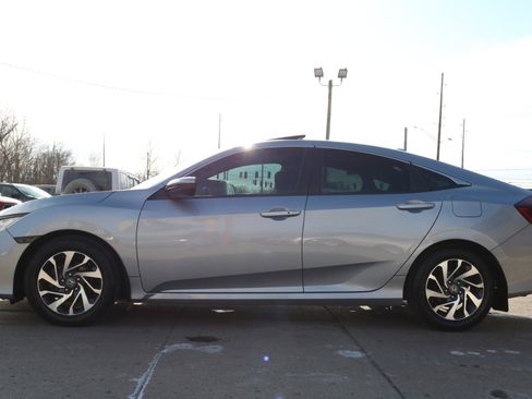 Used 2017 Honda Civic EX image 12