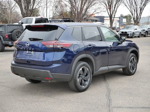 Used 2025 Nissan Rogue SV AWD/4WD image 10