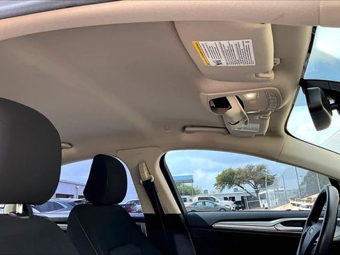 Used 2020 Ford Fusion SE image 14