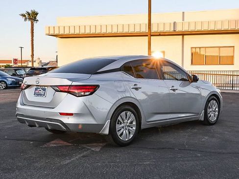 Used 2020 Nissan Sentra S image 9