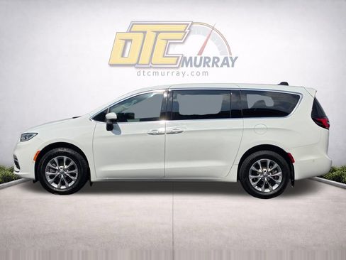 Used 2023 Chrysler Pacifica Touring-L AWD/4WD image 8