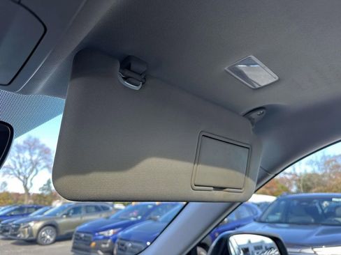 Used 2021 Toyota Highlander XLE image 28