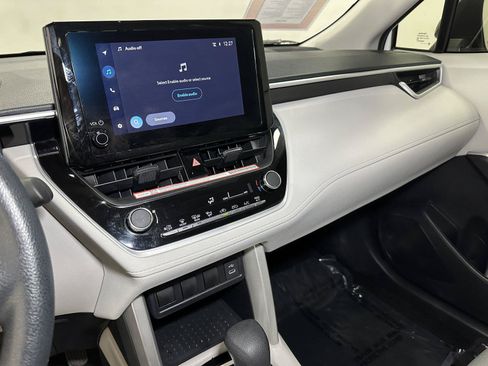 Used 2025 Toyota Corolla Cross L FWD image 27