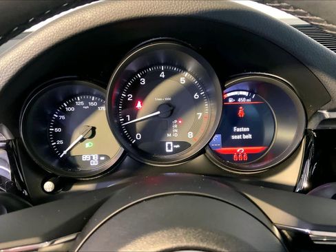 Used 2025 Porsche Macan image 29