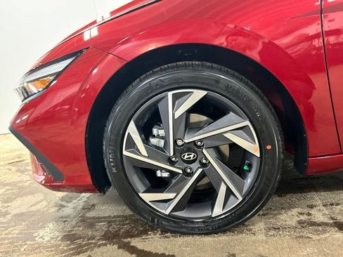 New 2025 Hyundai Elantra Sport FWD image 9