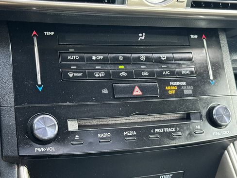 Used 2014 Lexus IS 350 w/ Navigation Package RWD image 18