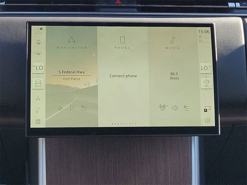 New 2026 Land Rover Range Rover SE image 21