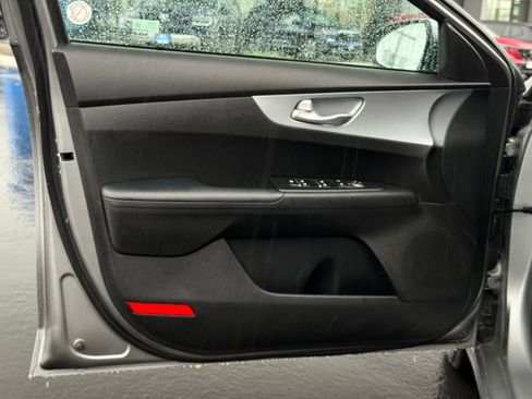 Used 2023 Kia Forte LXS image 12