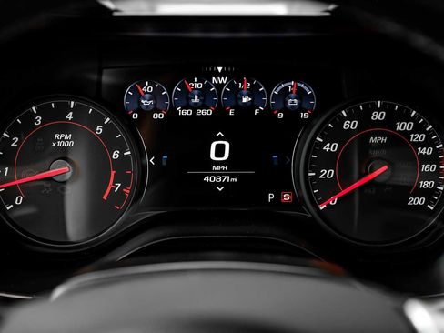 Used 2020 Chevrolet Camaro SS RWD image 19