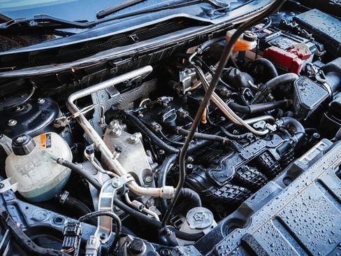 Used 2021 Nissan Rogue SV image 31