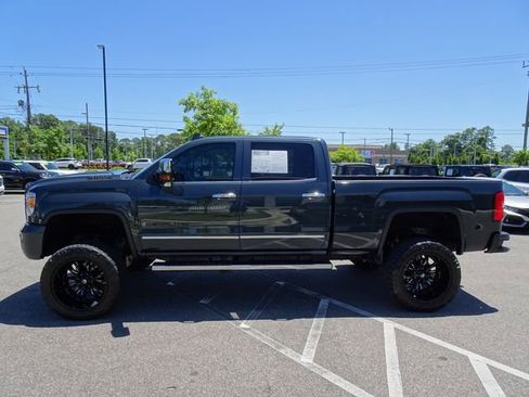 Used 2019 GMC Sierra 2500 Denali w/ Duramax Plus Package AWD/4WD image 7