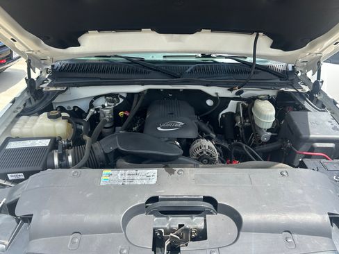 Used 2006 Chevrolet Silverado 2500 W/T AWD/4WD image 16