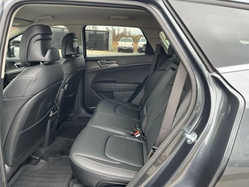 Used 2025 Kia Sportage EX image 14